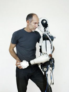 Robotul humanoid vine la Bucharest Technology Week