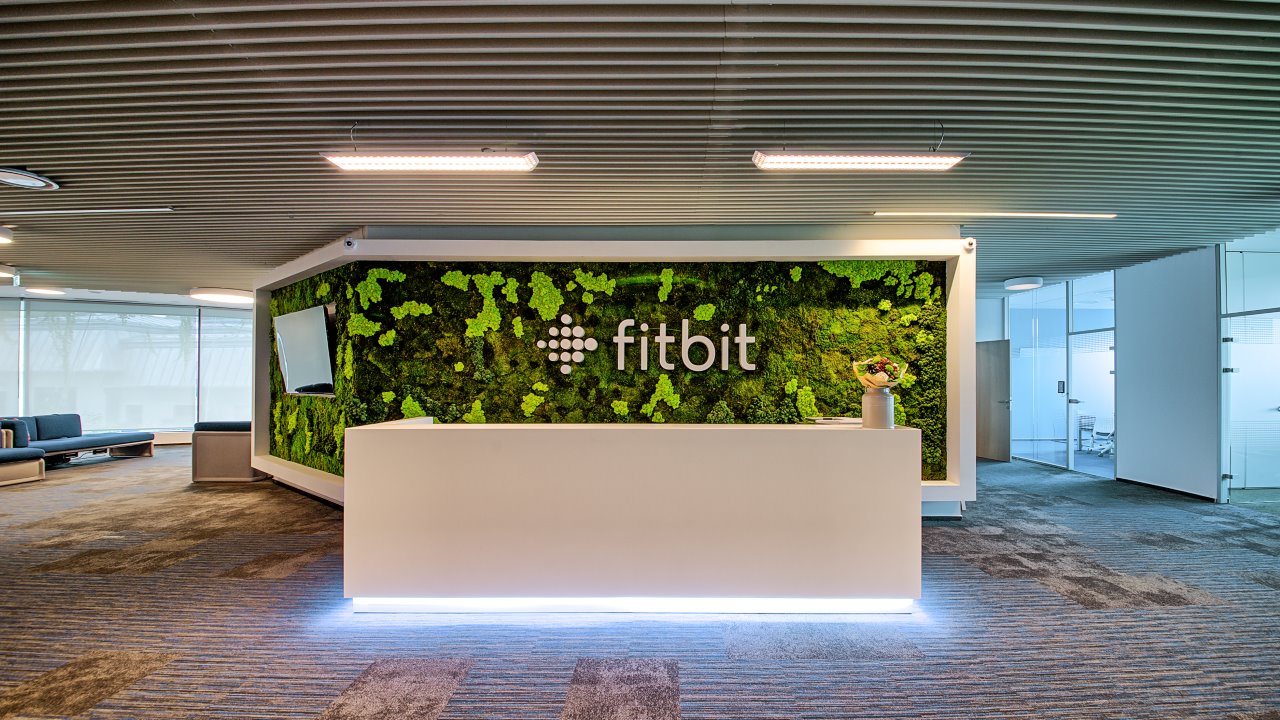 Fitbit lansează biroul din București