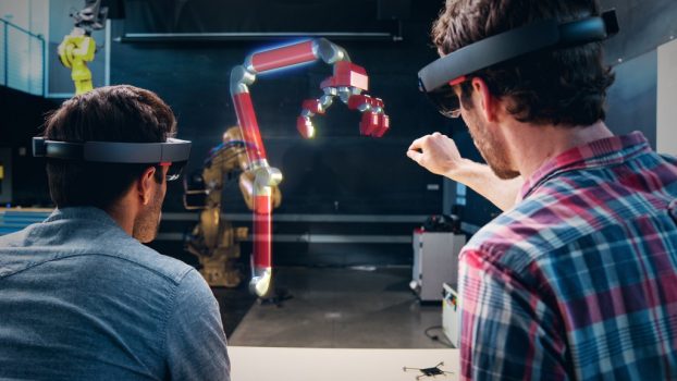 Microsoft HoloLens își extinde disponibilitatea în Europa