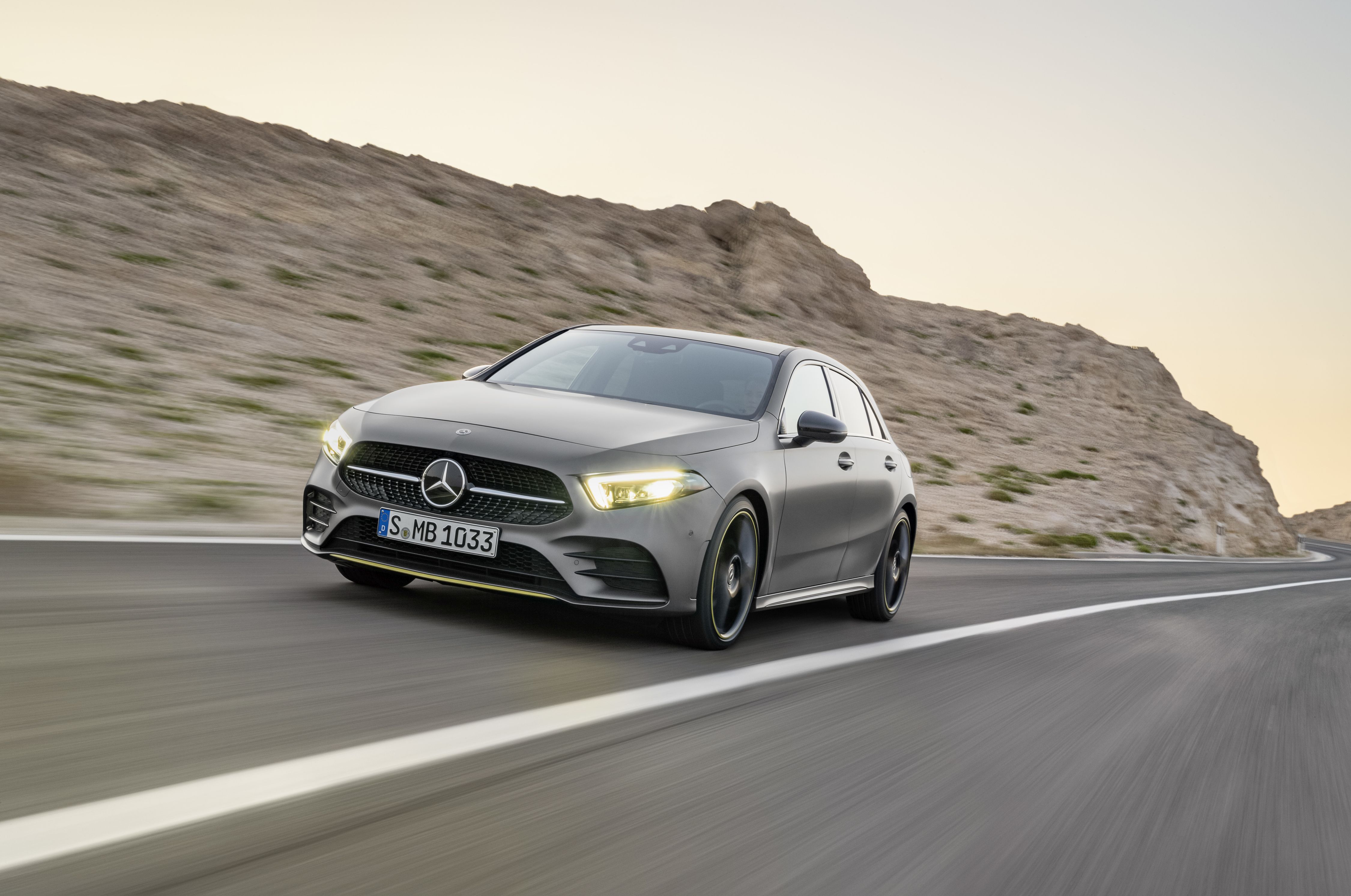 Mercedes-Benz A-Klasse, Edition 1. Exterieur: designo mountaingrau magno Mercedes-Benz A-Class, Edition1. Exterior: designo mountain grey magno