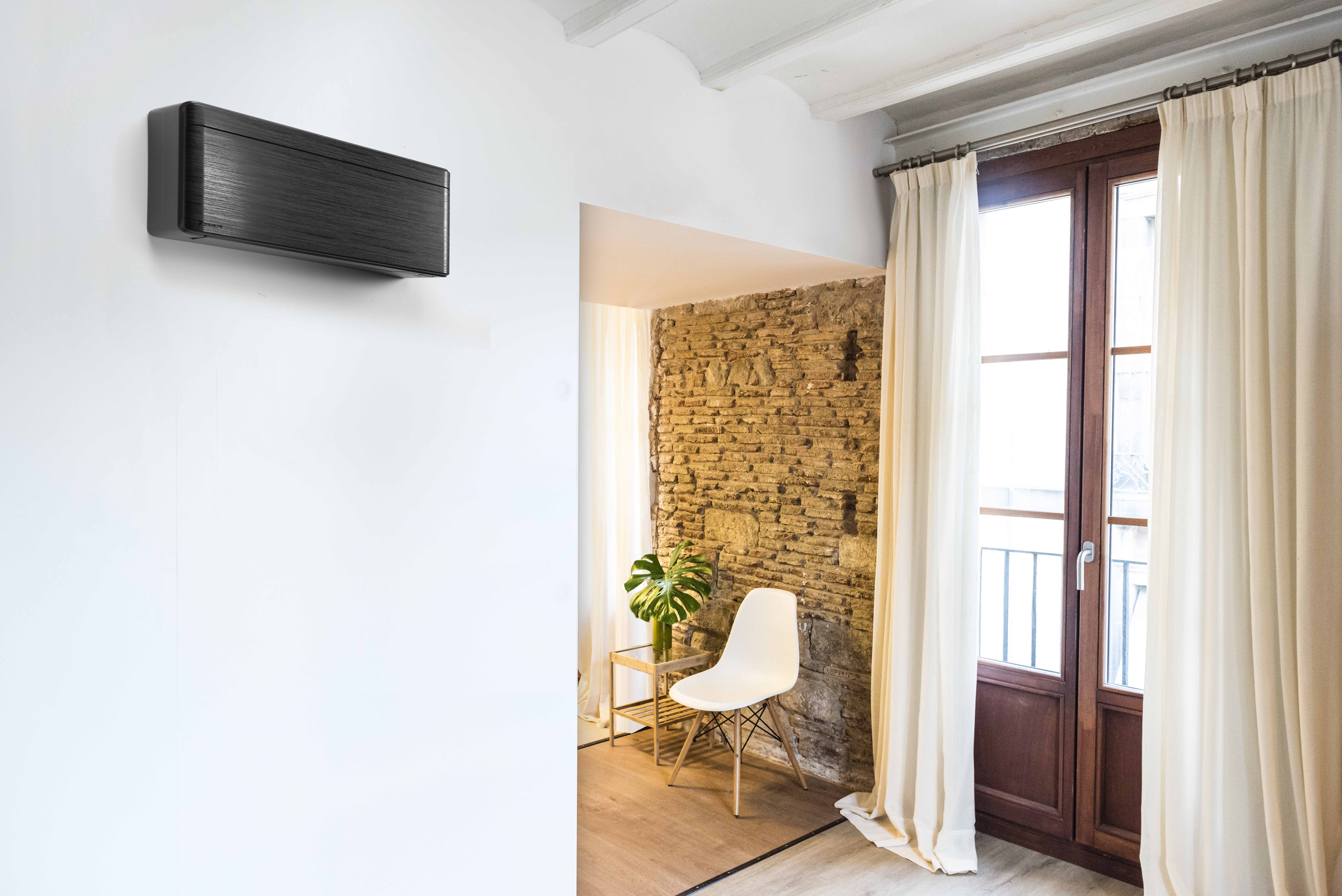 Daikin lansează un nou aparat de aer condiționat din gama premium: Stylish – elegant la exterior, inteligent în interior