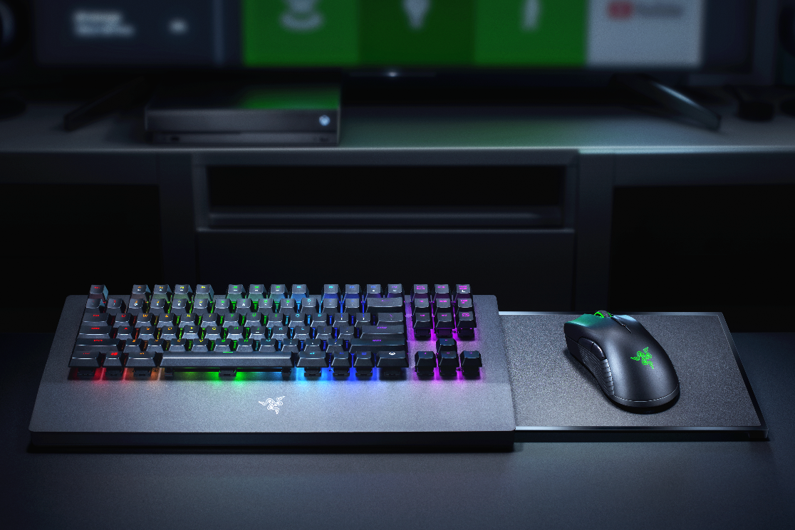 Primul set de mouse și tastatură wireless din lume proiectate pentru Xbox One