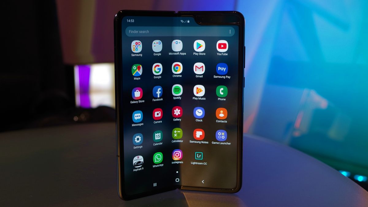 Cu doar câteva zile înainte de lansarea în SUA, recenziile Galaxy Fold au încins internetul