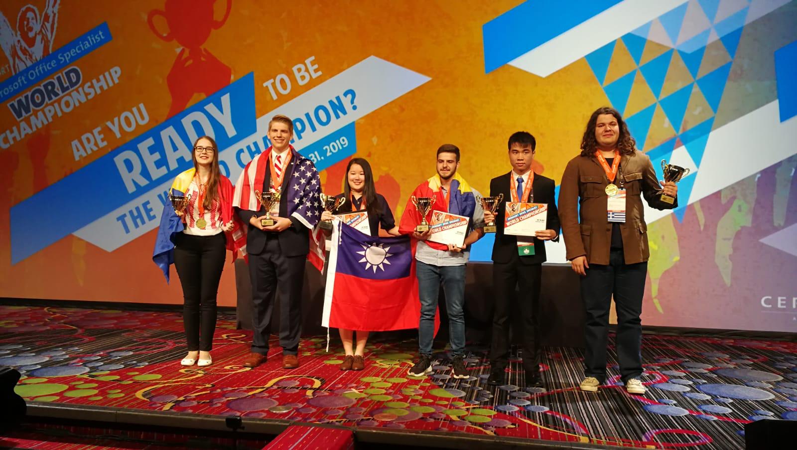 România, dublă campioană mondială la concursul Microsoft Office Specialist World Championship la Word și Excel și premiată cu bronz la categoria PowerPoint!