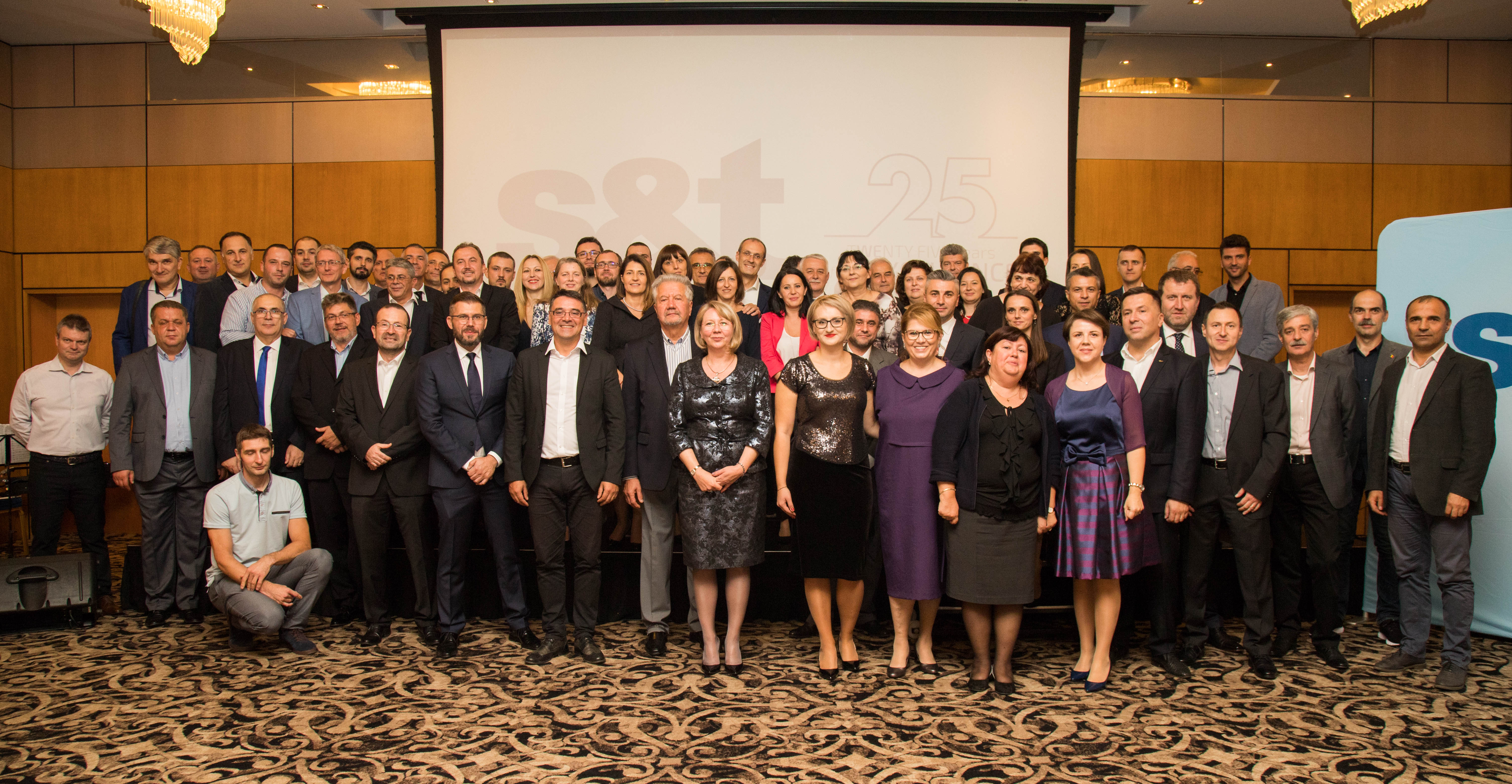 S&T sărbătorește un sfert de secol de activitate în România