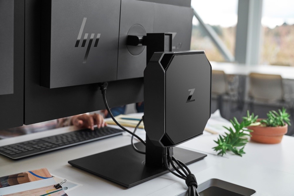 Puternica Z2 Mini este ergonomică și optimizată pentru muncă și entertainment, ocupând puțin spațiu, având un design plăcut. Se montează în spatele monitorului sau vertical, pe un suport, pentru a asigura un spațiu de lucru ergonomic. 