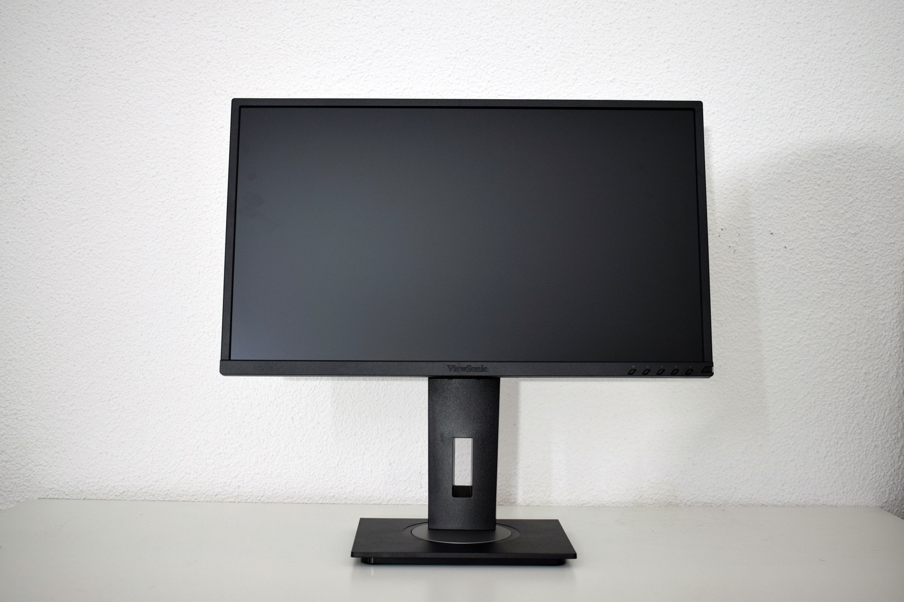 ViewSonic VG2448 asigură ergonomia necesară oricărui birou eficient