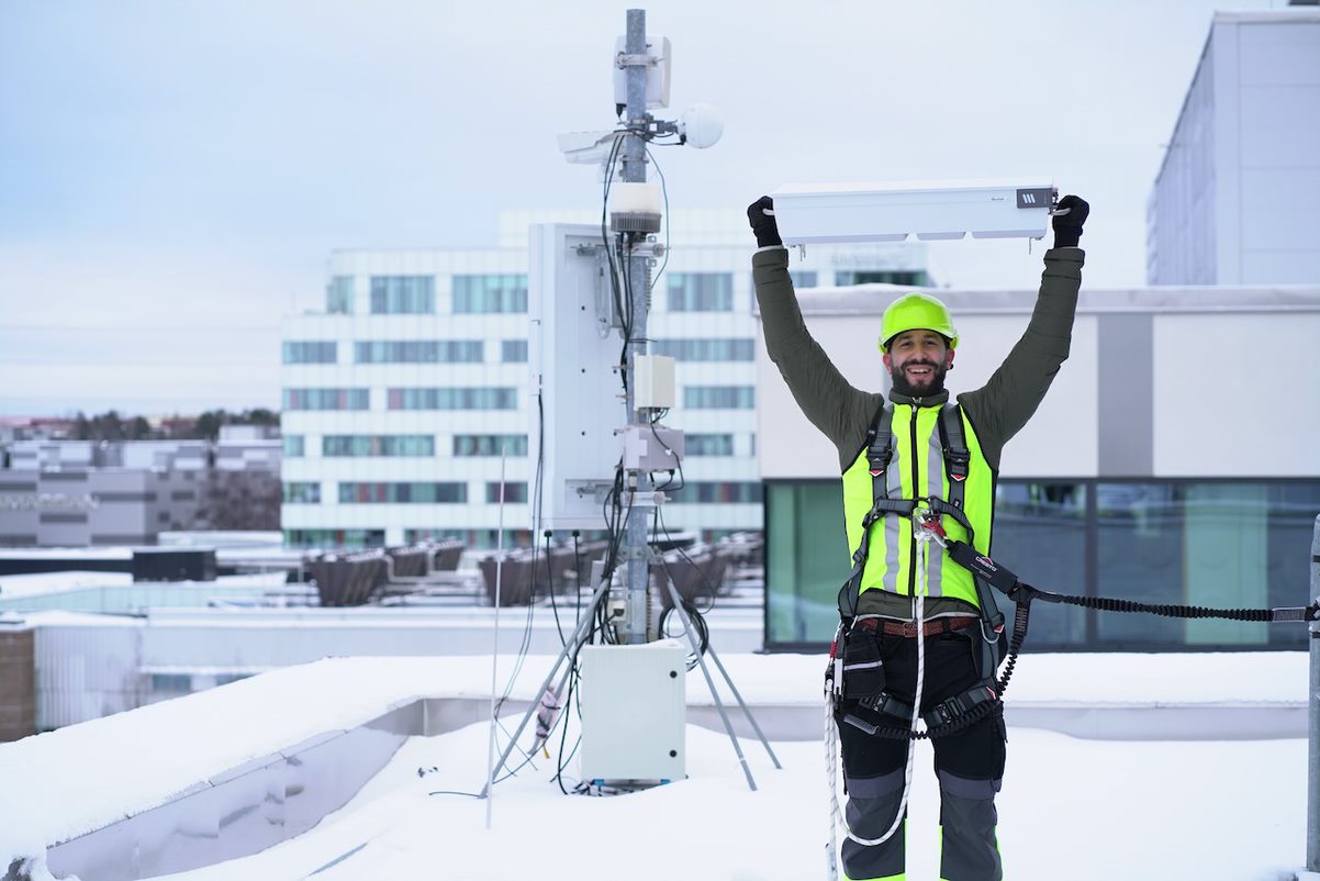 Ericsson accelerează implementarea rețelelor 5G, prin lansarea unor noi echipamente radio
