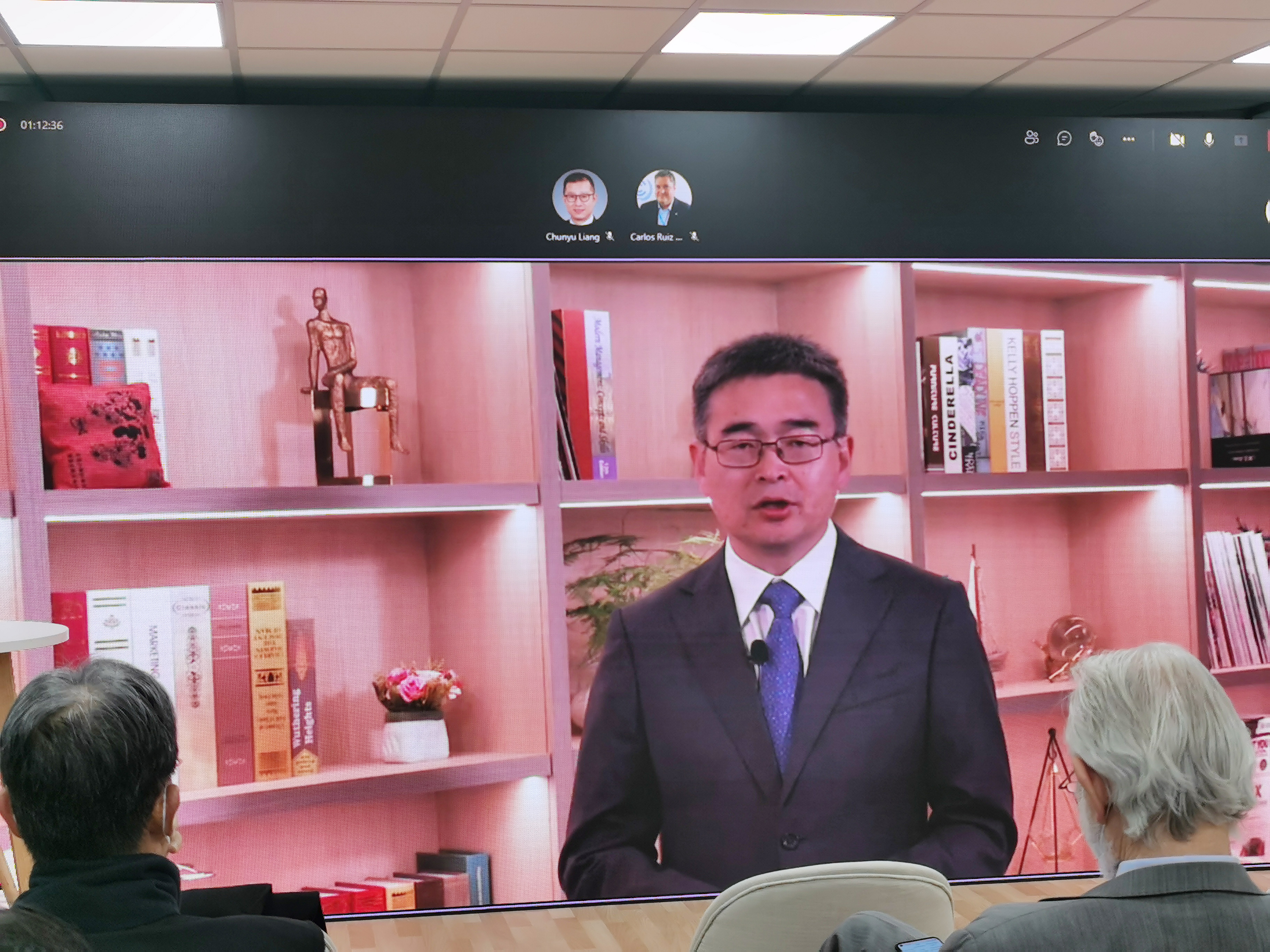 Fang Liangzhou, vicepreședinte și CMO, Huawei Digital Power, a susținut un discurs în cadrul COP26