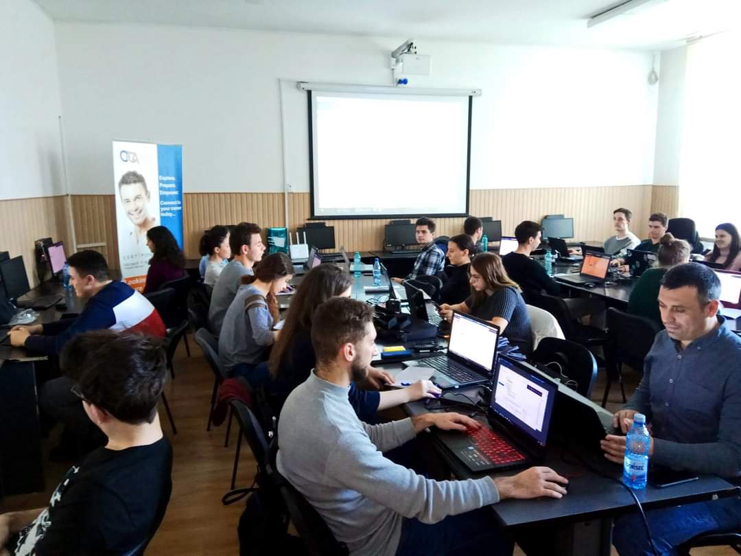 Cursul de RPA susținut de Aliant și Tailent la Facultatea de Economie și Administrarea Afacerilor din Iași, un adevărat incubator de roboți software