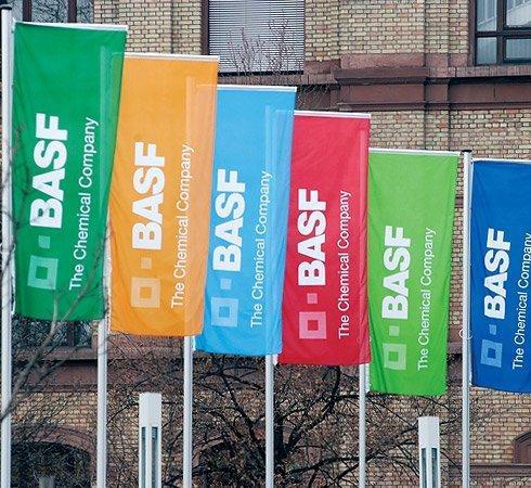 BASF și angajatii săi donează încă 4,1 milioane de euro pentru refugiații ucrainieni