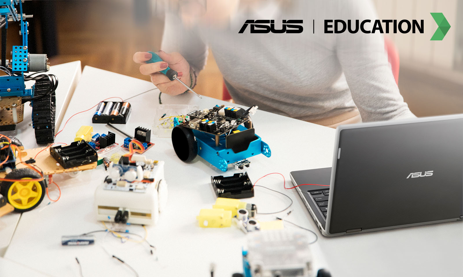 ASUS susține ediția 2022 a concursului de robotică nextlab.tech