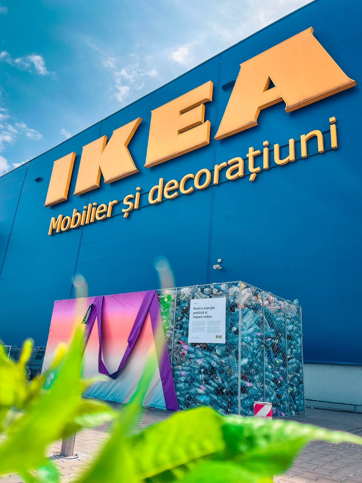 IKEA lansează noua colecție sustenabilă KÅSEBERGA printr-o inițiativă de curățare a plajei Modern