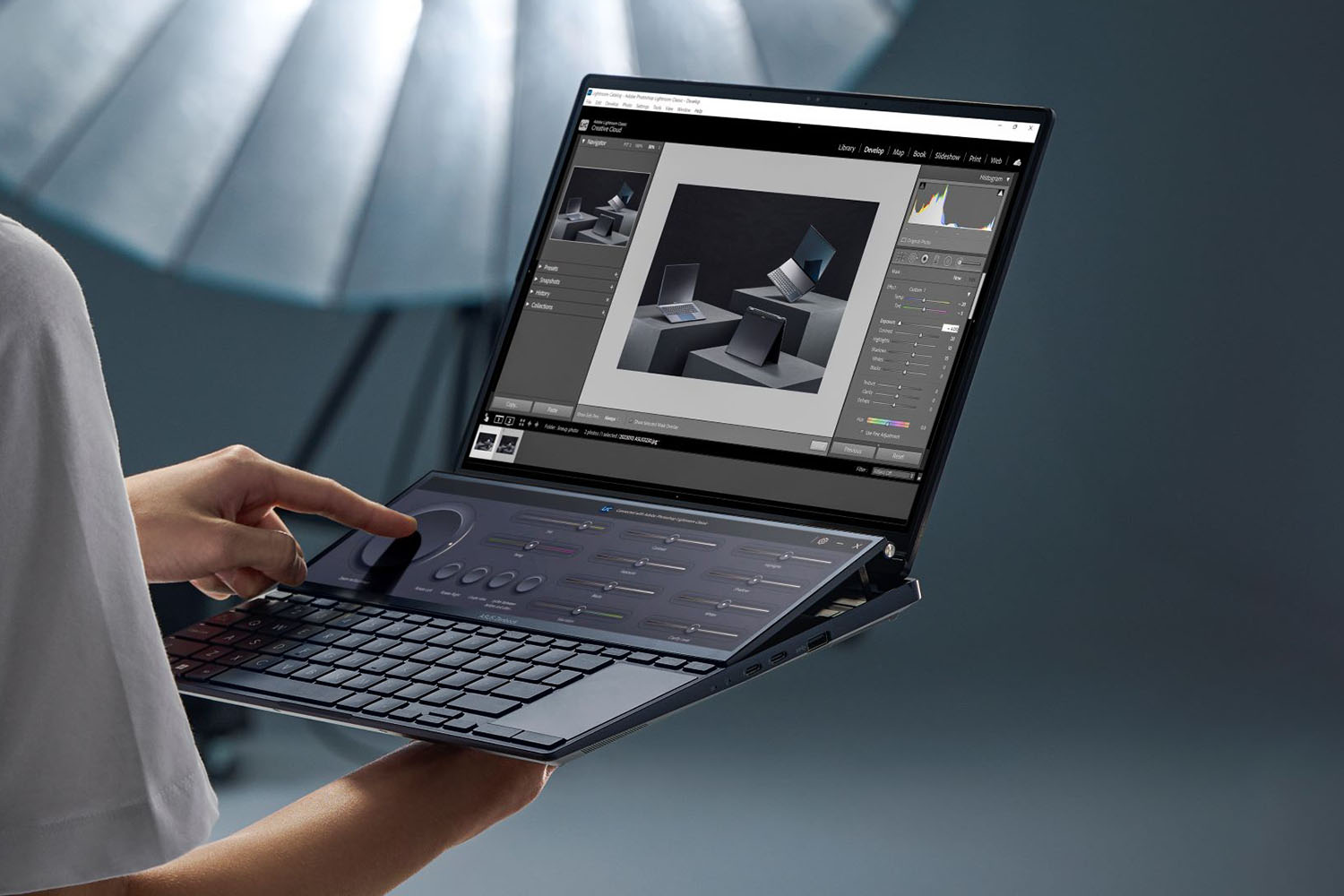 ASUS a anunțat noul laptop Zenbook Pro 14 Duo OLED (UX8402)
