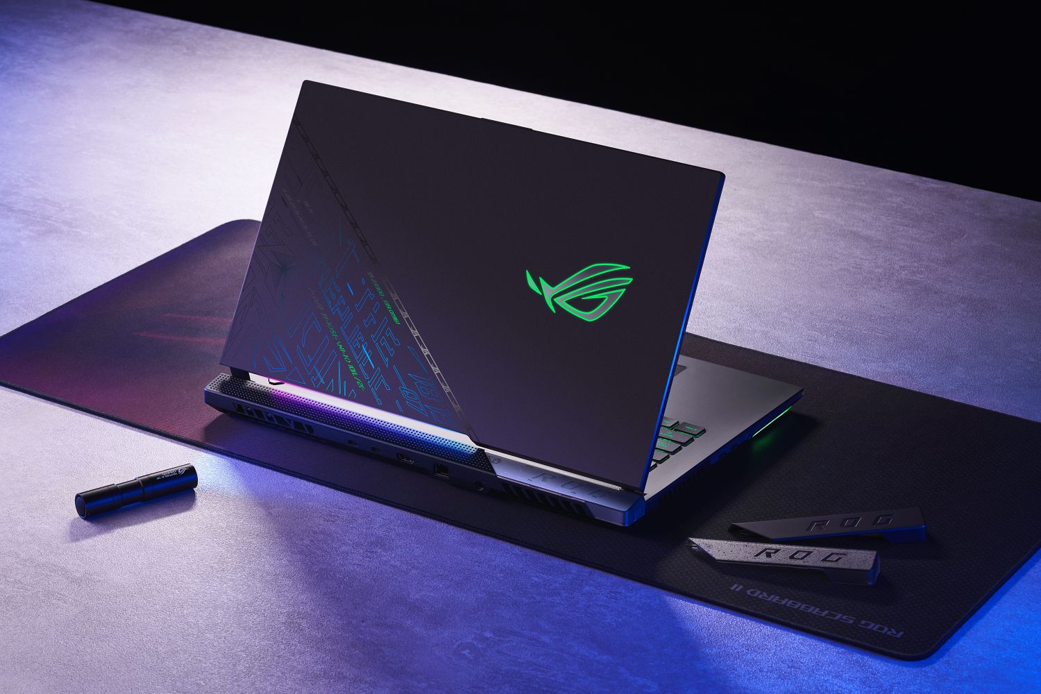 ASUS Republic of Gamers anunță laptopul de gaming ROG Strix SCAR 17 Special Edition