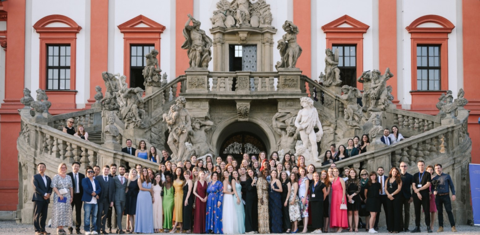 foto femeile reprezintă doar 30_ din componența echipelor de conducere în Europa