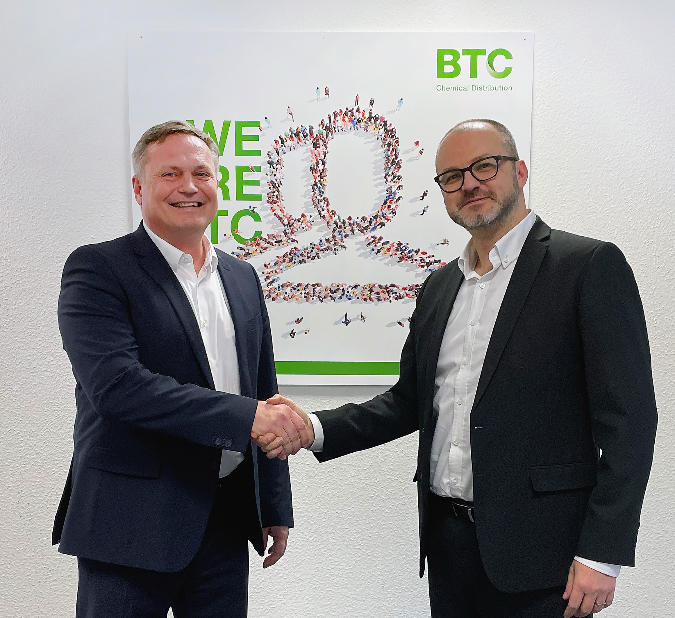 Milan Krumbe, General Manager Sudarshan Europe (links) und Jose Corral Montilla, Managing Director BTC Europe / Milan Krumbe, General Manager Sudarshan Europe (left) and Jose Corral Montilla, Managing Director BTC Europe