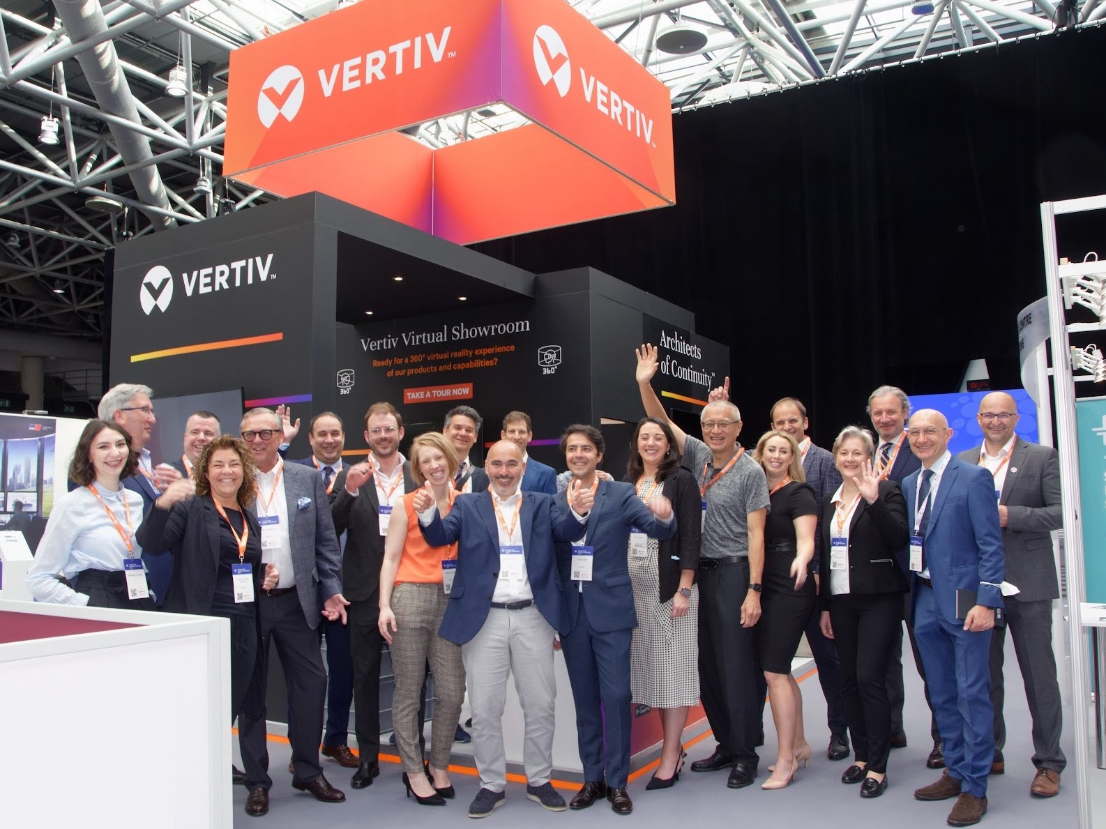 Vertiv team - Datacloud Global Congress 2022