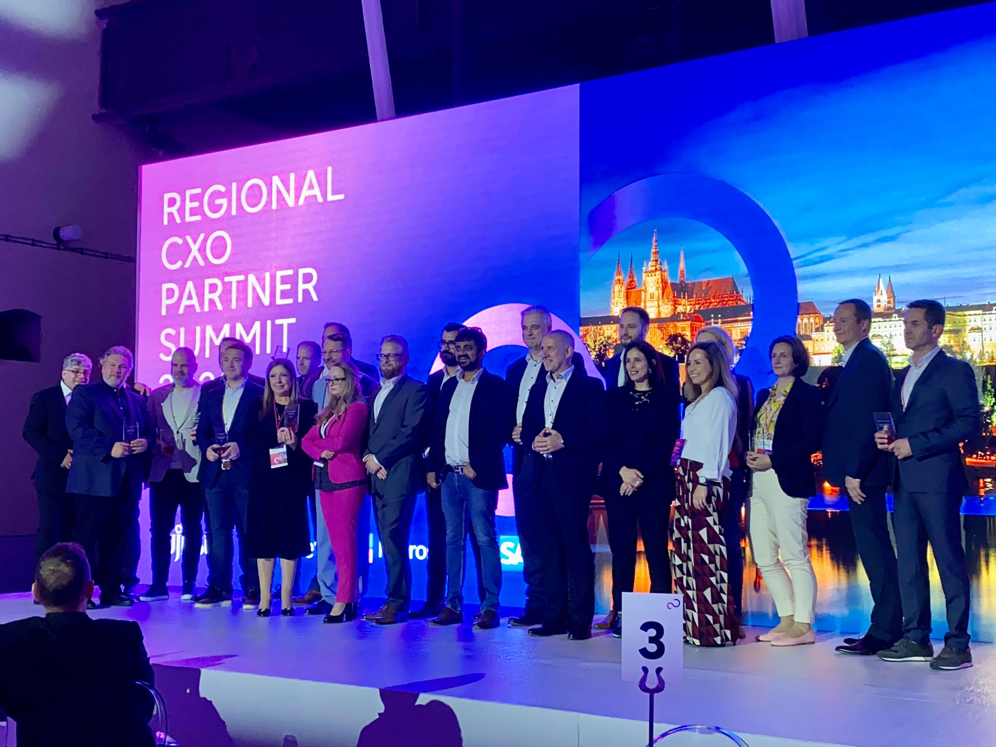 România câștigă 3 premii la evenimentul regional CxO Fujitsu Partner Summit 2023