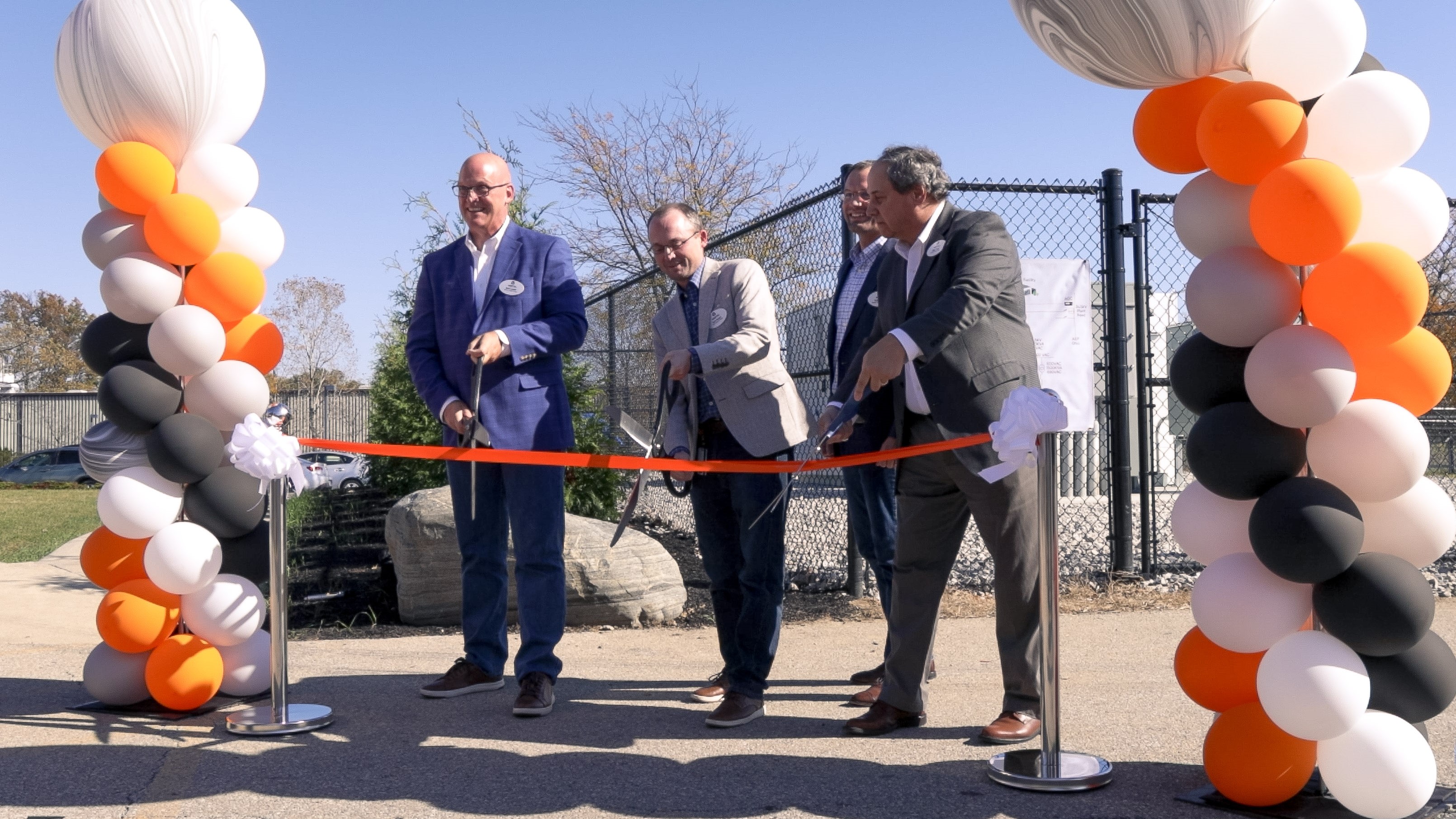 Vertiv inaugurează Centrul de experiență pentru clienți și instalarea microrețelei în centrul de date din Delaware, Ohio