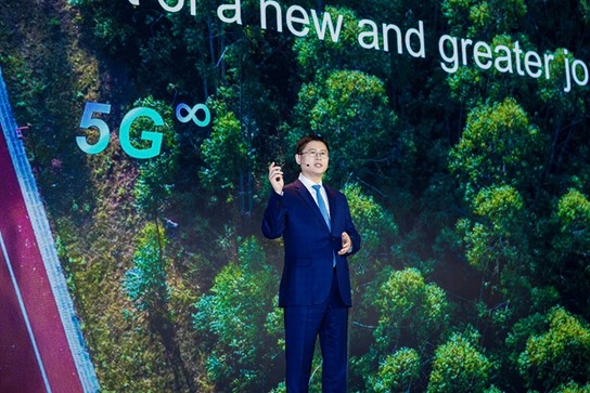 Li Peng, Huawei: Stimularea unui ciclu de afaceri 5G pozitiv și îmbrățișarea noii tehnologii 5.5G (5G-A) sunt prioritățile Huawei