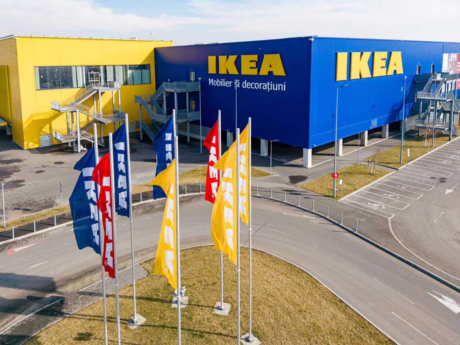 IKEA reduce prețurile pentru aproape jumătate dintre produse