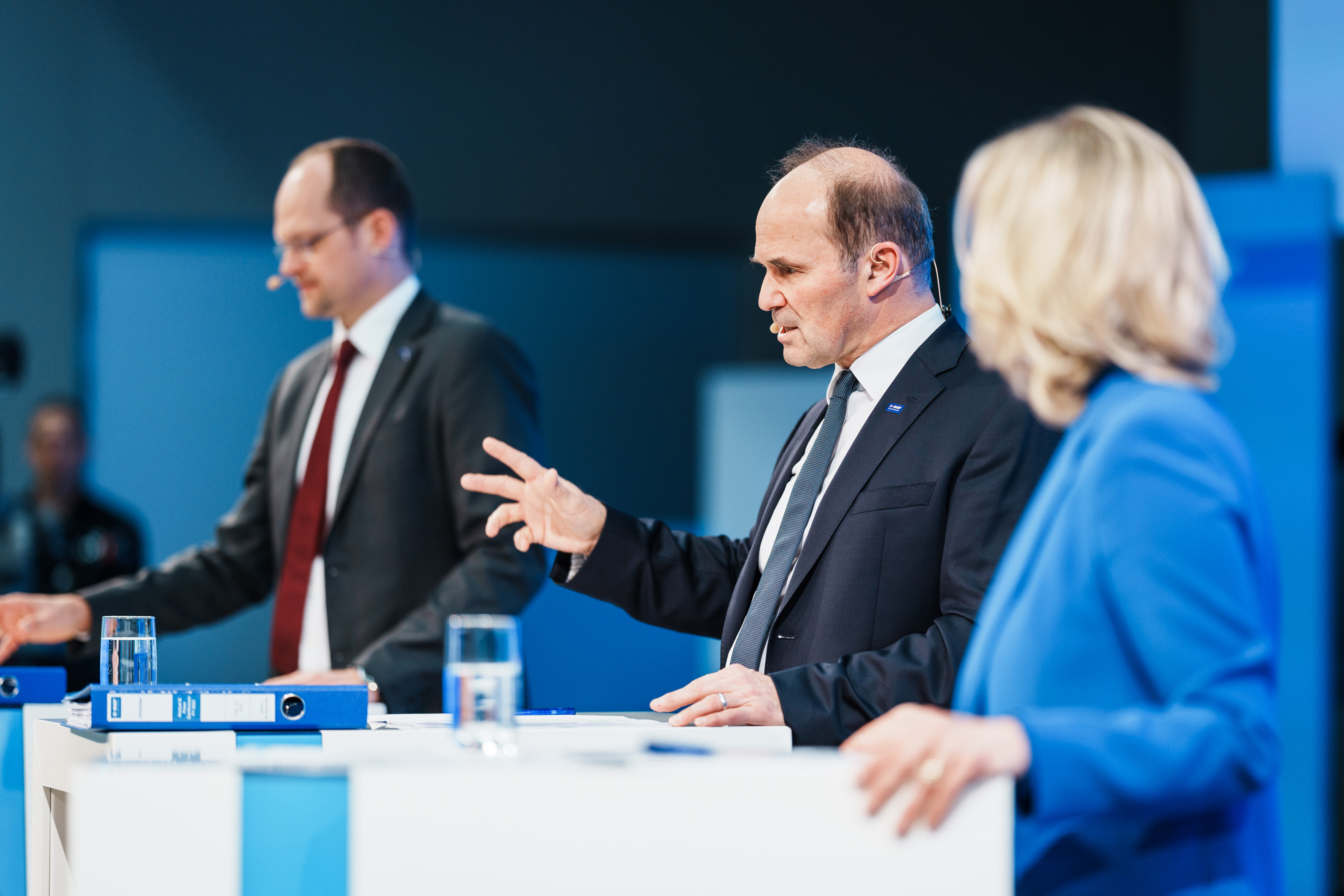 Annual Press Conference for the full year 2023, Dr. Dirk Elvermann, Chief Financial Officer (left), Dr. Martin Brudermüller, Chairman of the Board of Executive Directors (center). Photo: BASF SE