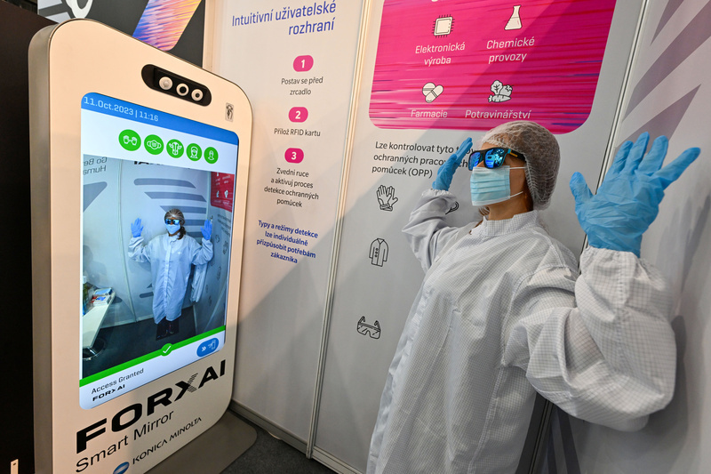 Konica Minolta România lansează FORXAI Mirror – soluție pentru detecția automată a echipamentului de protecție