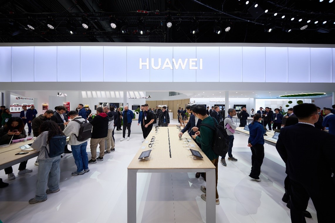 Huawei prezintă la MWC 2024 o gamă de produse high-end orientate spre modă și sănătate