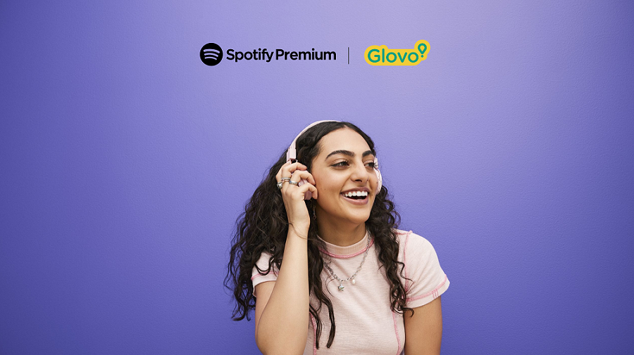Glovo și Spotify, parteneriat pentru a oferi serviciul Spotify Premium utilizatorilor Glovo
