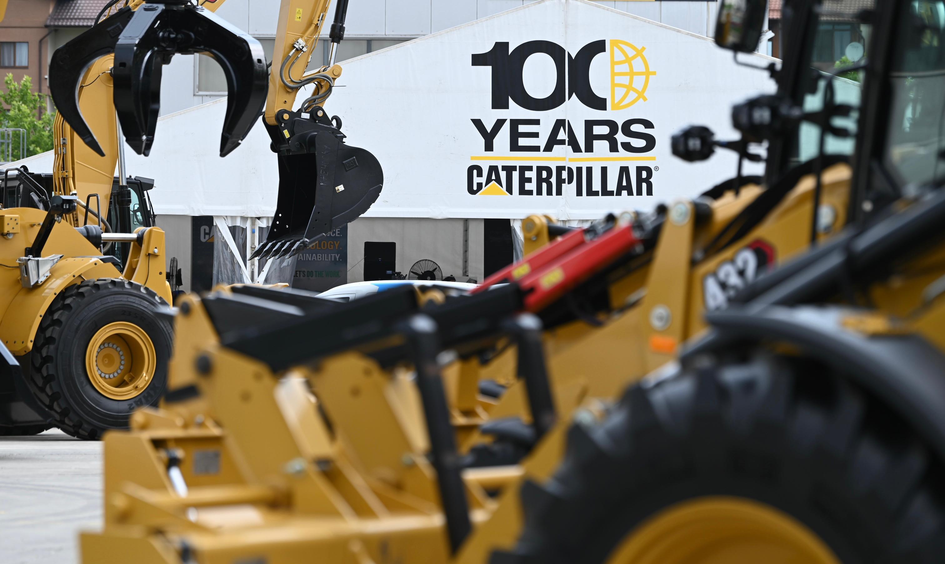 100 de ani Caterpillar