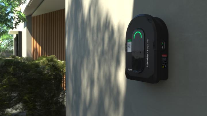 Schneider Electric lansează în România stația de încărcare inteligentă Schneider Charge Pro, destinată locuințelor multi-familiale și flotelor auto