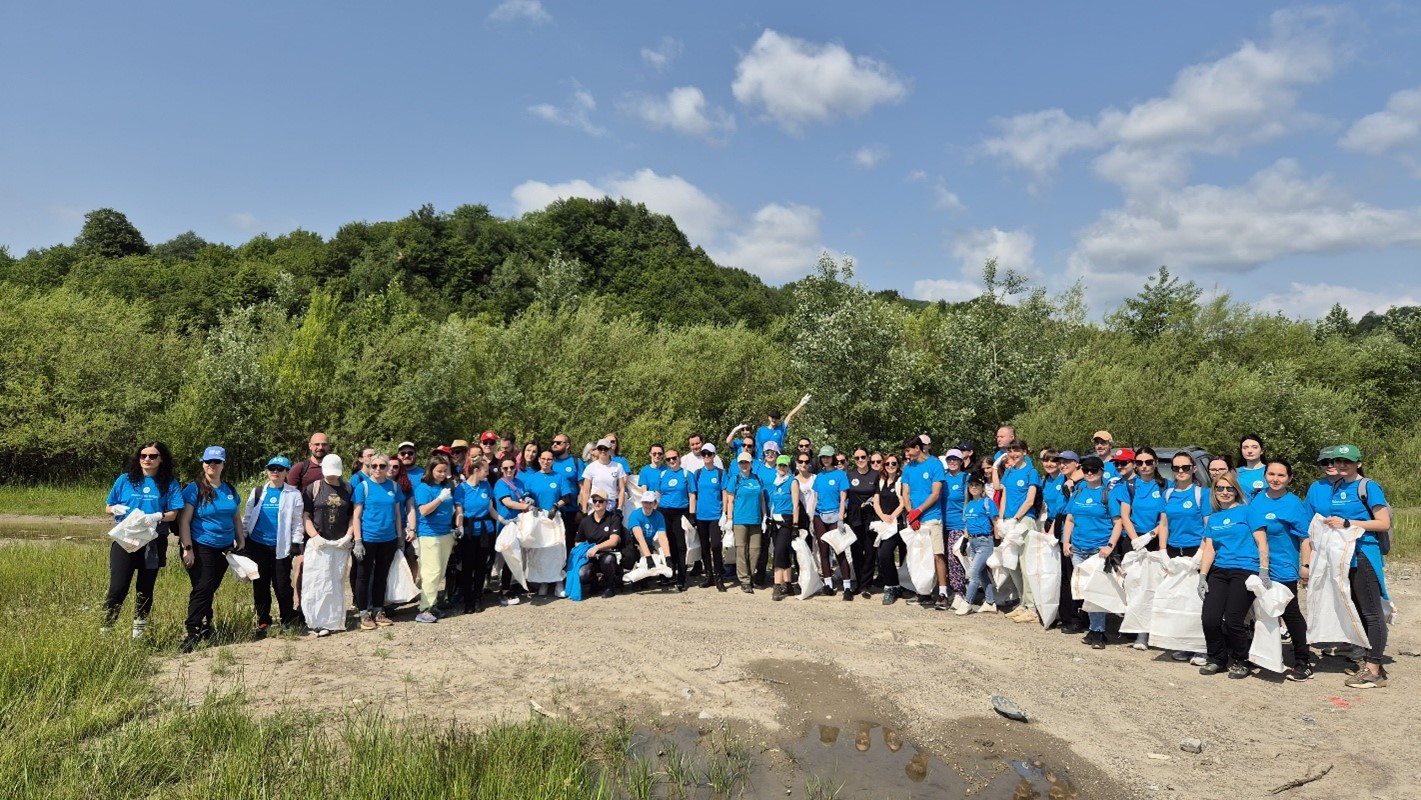 Peste o tonă și jumătate de deșeuri adunate  într-o singură zi, în Prahova, de voluntarii HP