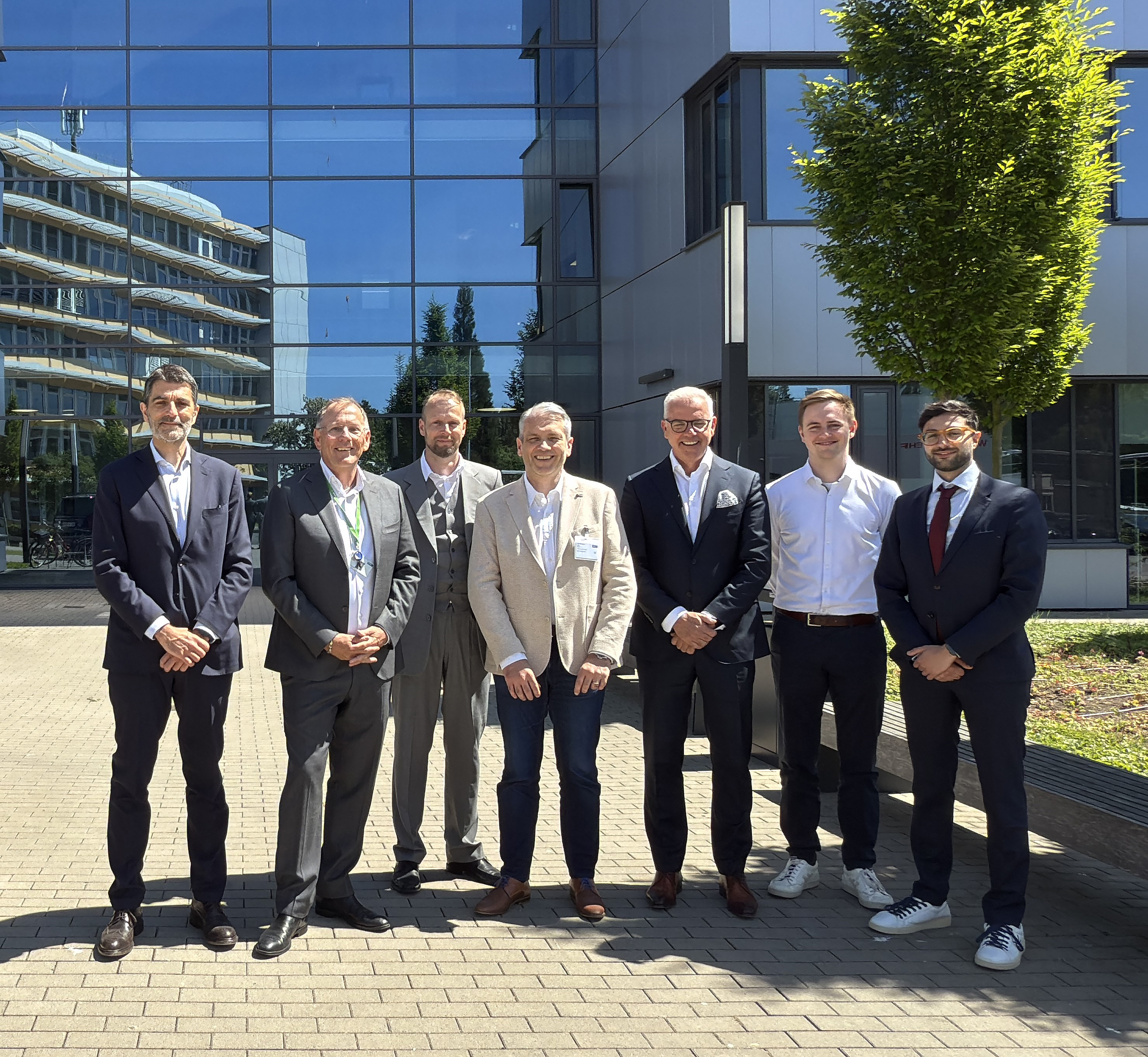 BASF Coatings semnează un acord de parteneriat strategic cu Toyota Motor Europe