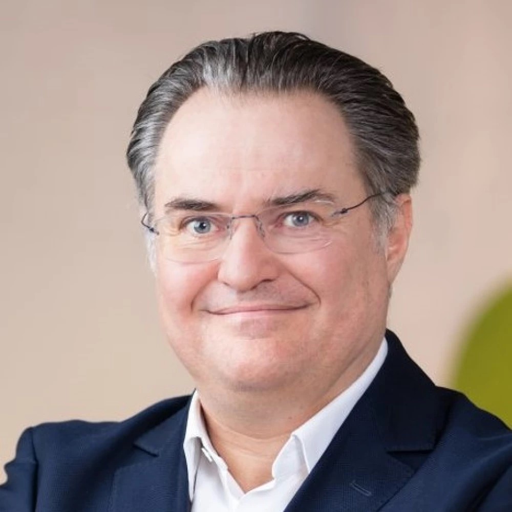 Companiile trebuie să meargă dincolo de simpla adoptare a inteligenței artificiale pentru a-i valorifica întregul potențial