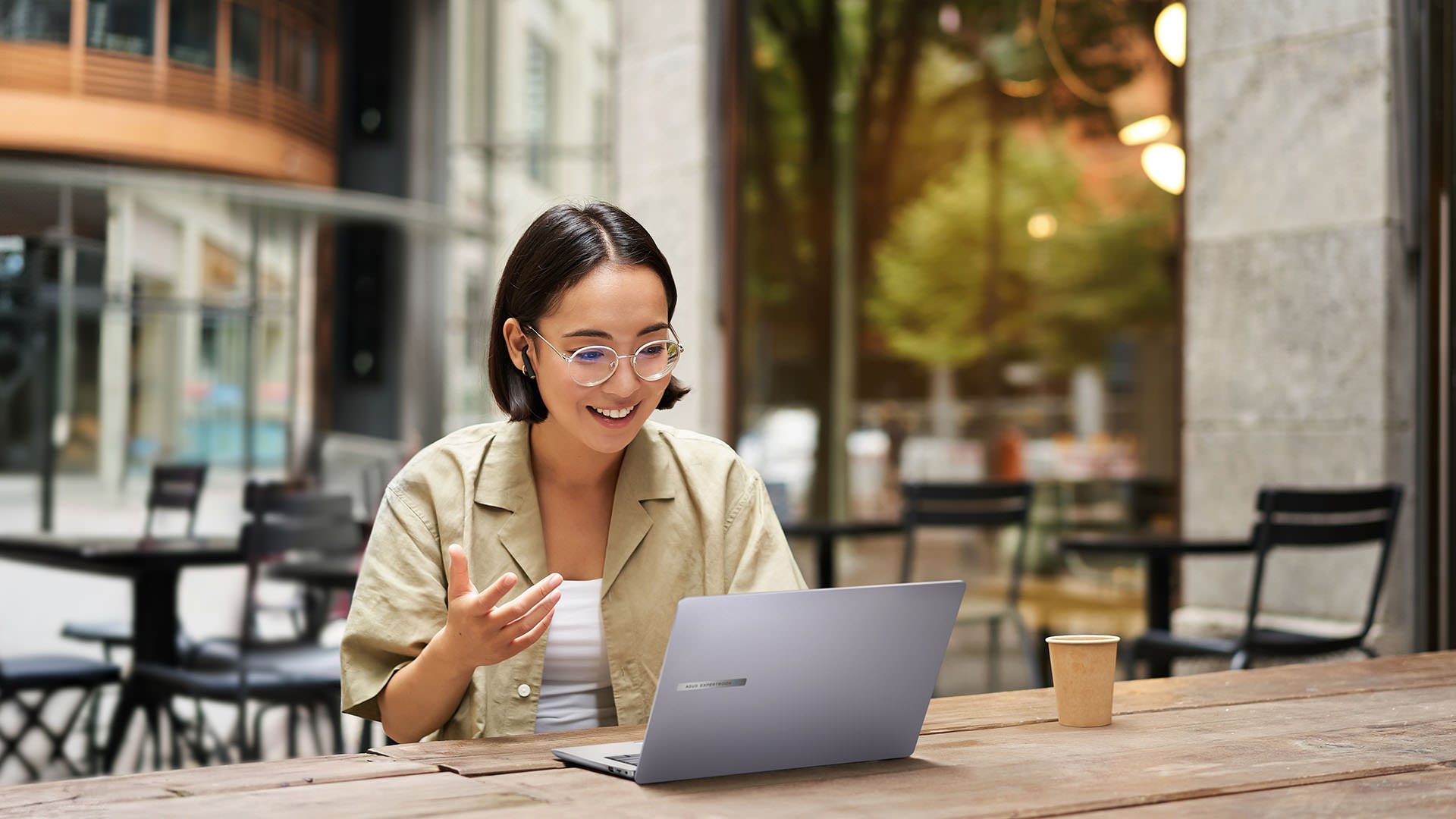 Generația Z preferă IMM-urile care investesc în sisteme AI PC