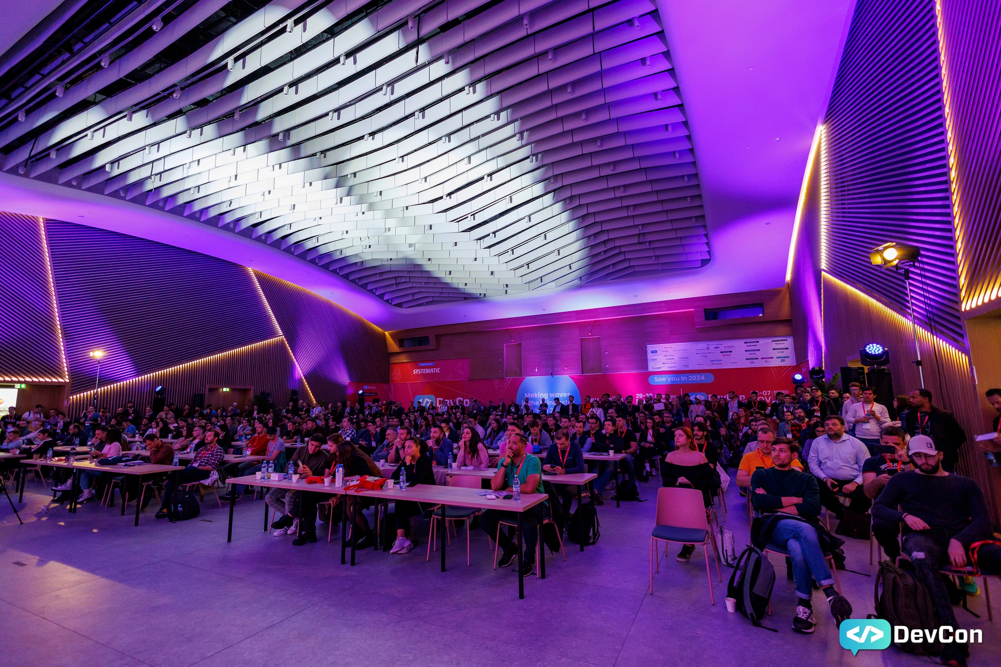 DevCon 2025: peste 2500 de participanți și 50 de speakeri internaționali și locali