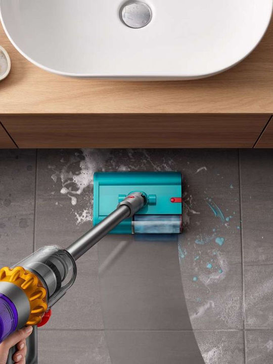 Proprietarii de animale de companie petrec mai mult timp făcând curățenie decât cei fără prieteni necuvântători, conform cu studiul Dyson Wet Cleaning