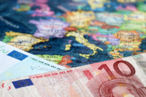 Băncile europene raportează o stabilitate a riscului de credit, în pofida incertitudinii persistente