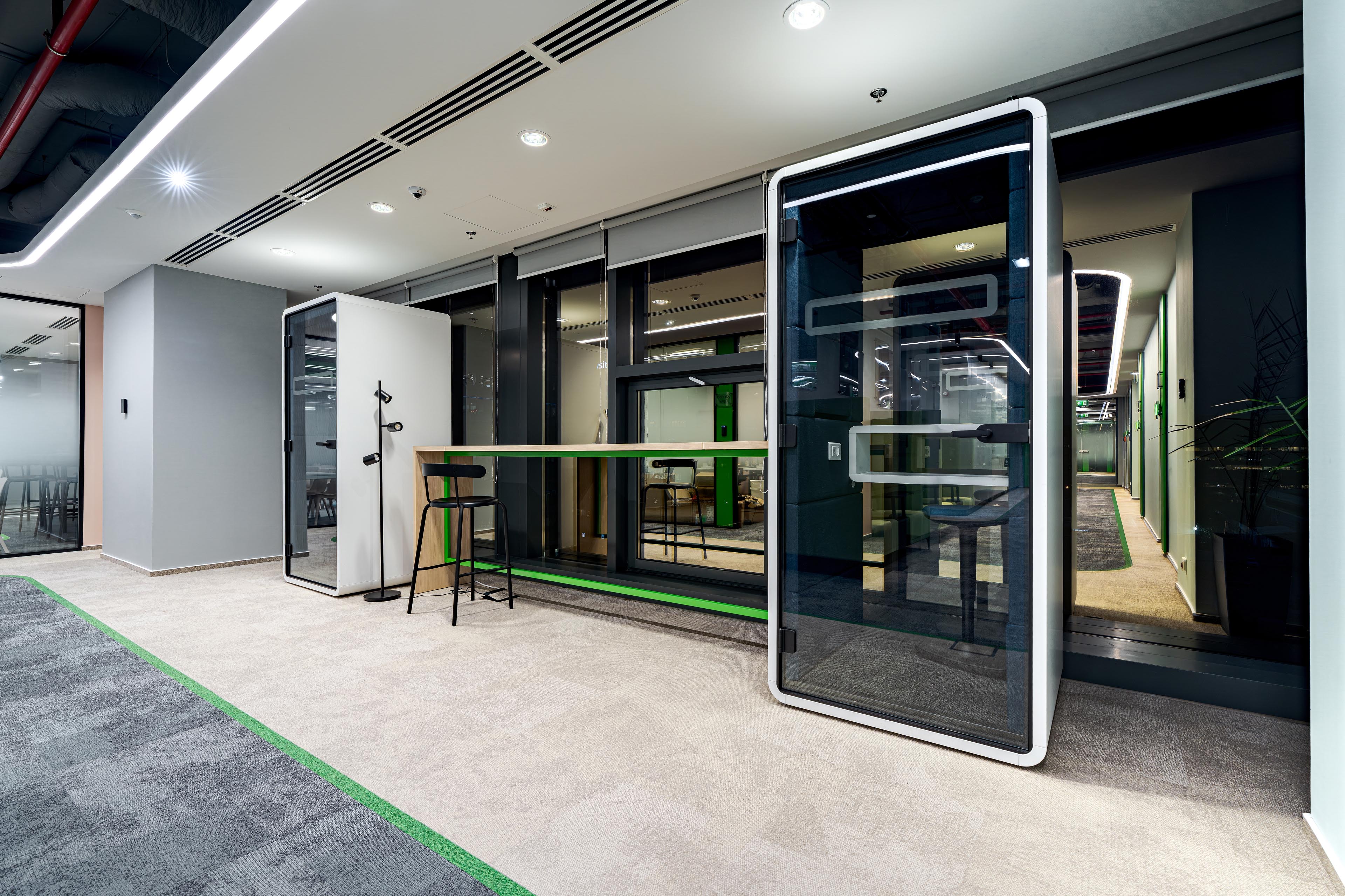 Schneider Electric - 76