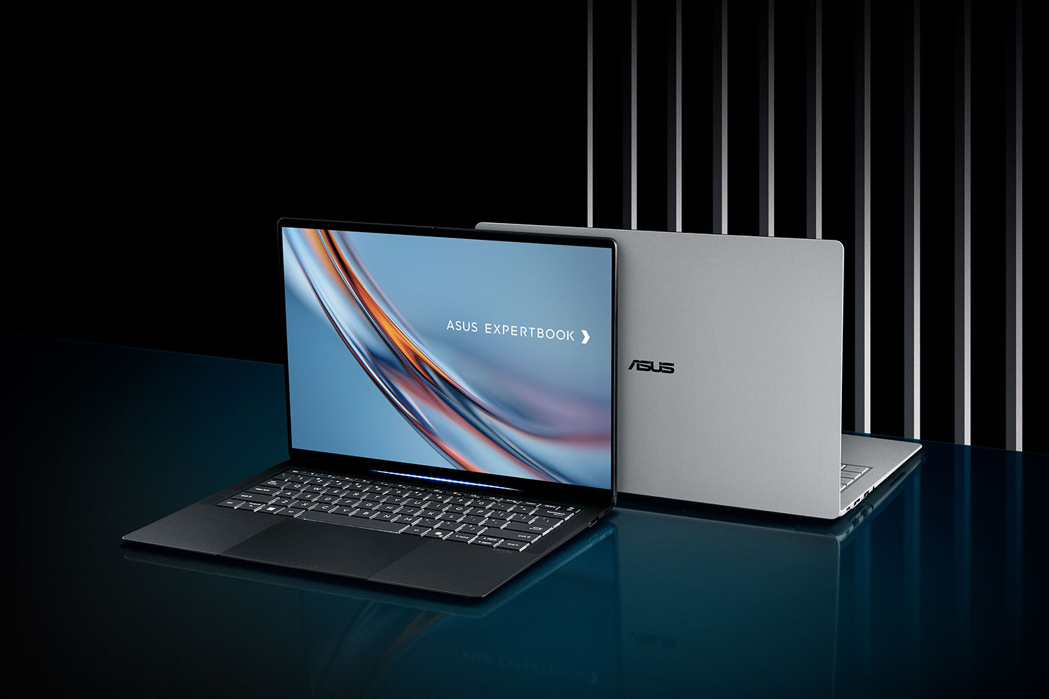 ASUS a prezentat portofoliul comercial bazat pe AI din acest an, inclusiv laptopul ExpertBook Ultra