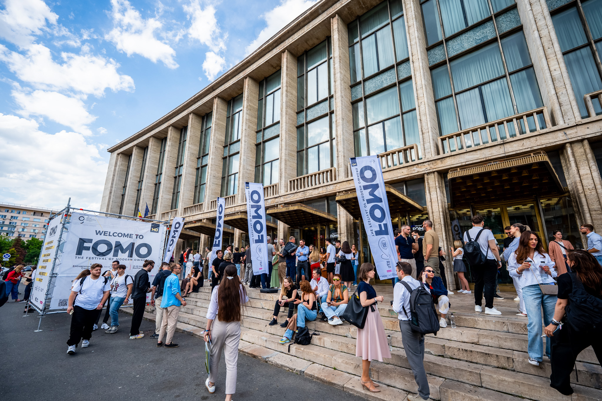 Acces la educație aplicată și conexiuni reale pentru noua generație: FOMO – The Festival Of Modern Owners lansează biletele pentru studenți, la preț special
