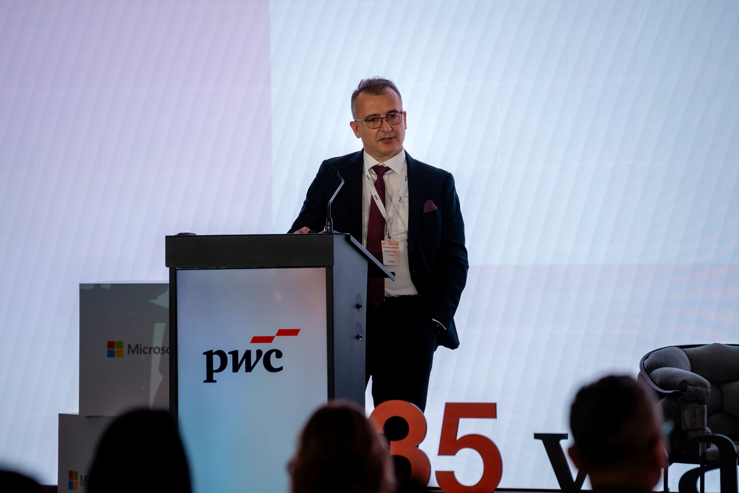 Adoptarea AI în business nu mai poate fi amânată