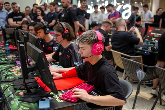 Peste 1200 de jucători de Counter-Strike 2 și Brawl Stars din toată țara participă la competiția Esports Kings