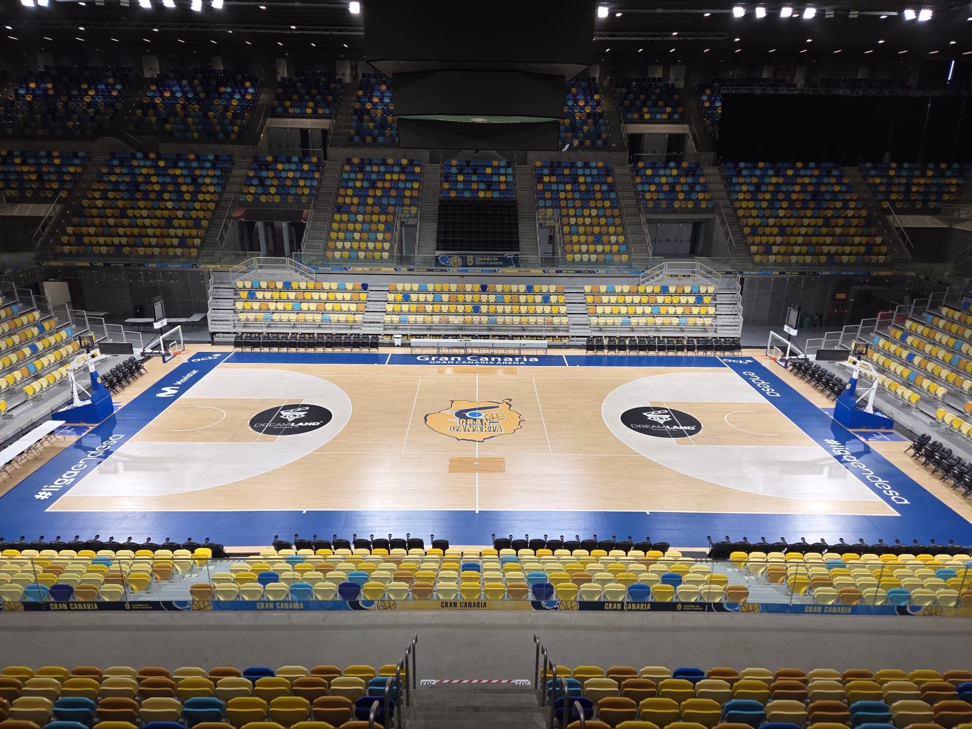 Soluția de iluminat ArenaVision Gen 3.5 de la Signify a fost aprobată de Equipment & Venue Centre al Federației Internaționale de Baschet (FIBA)
