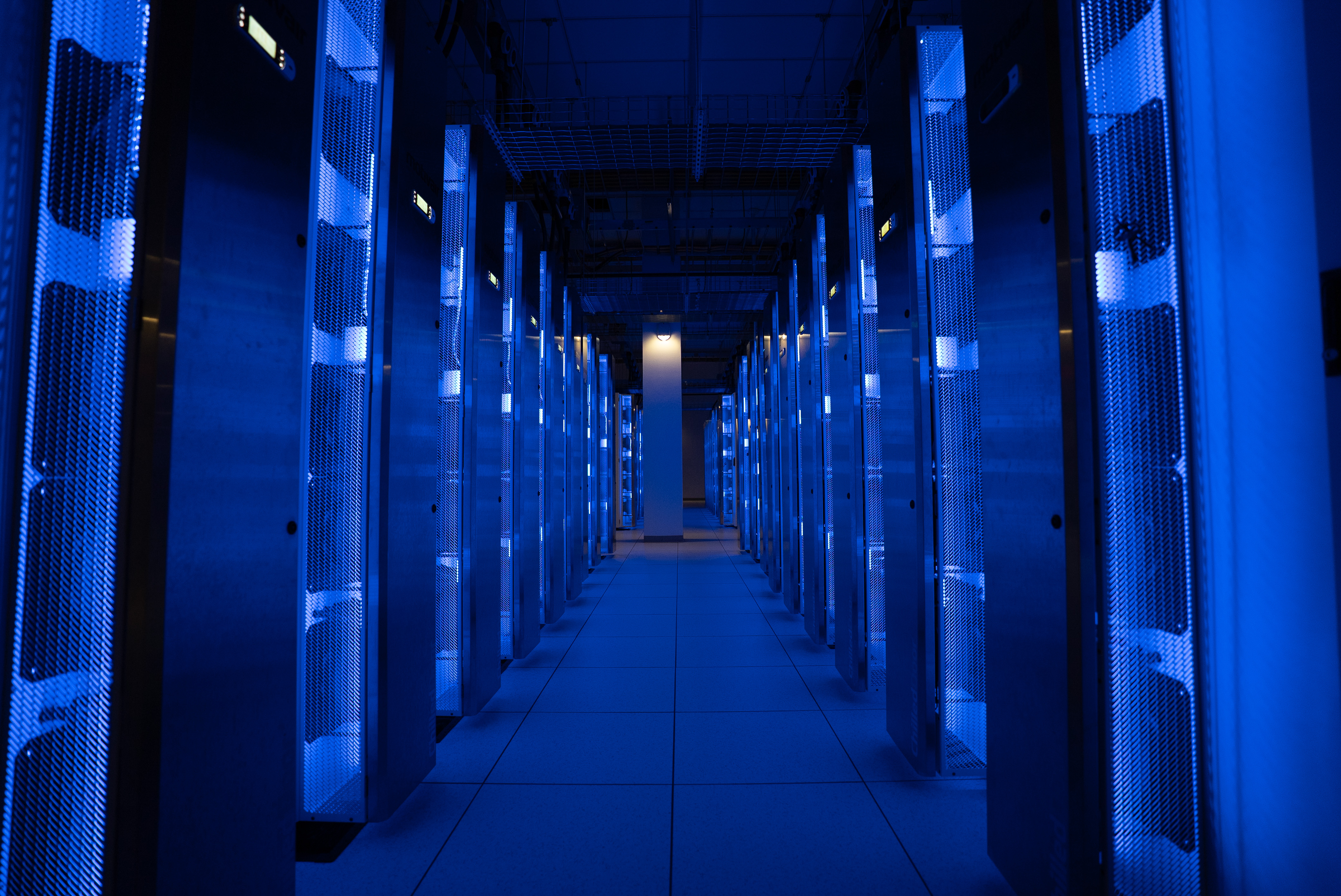 Schneider Electric livrează soluții de infrastructură AI de peste 290 de milioane de dolari pentru campusul Lake Mariner al TeraWulf, susținut de Google