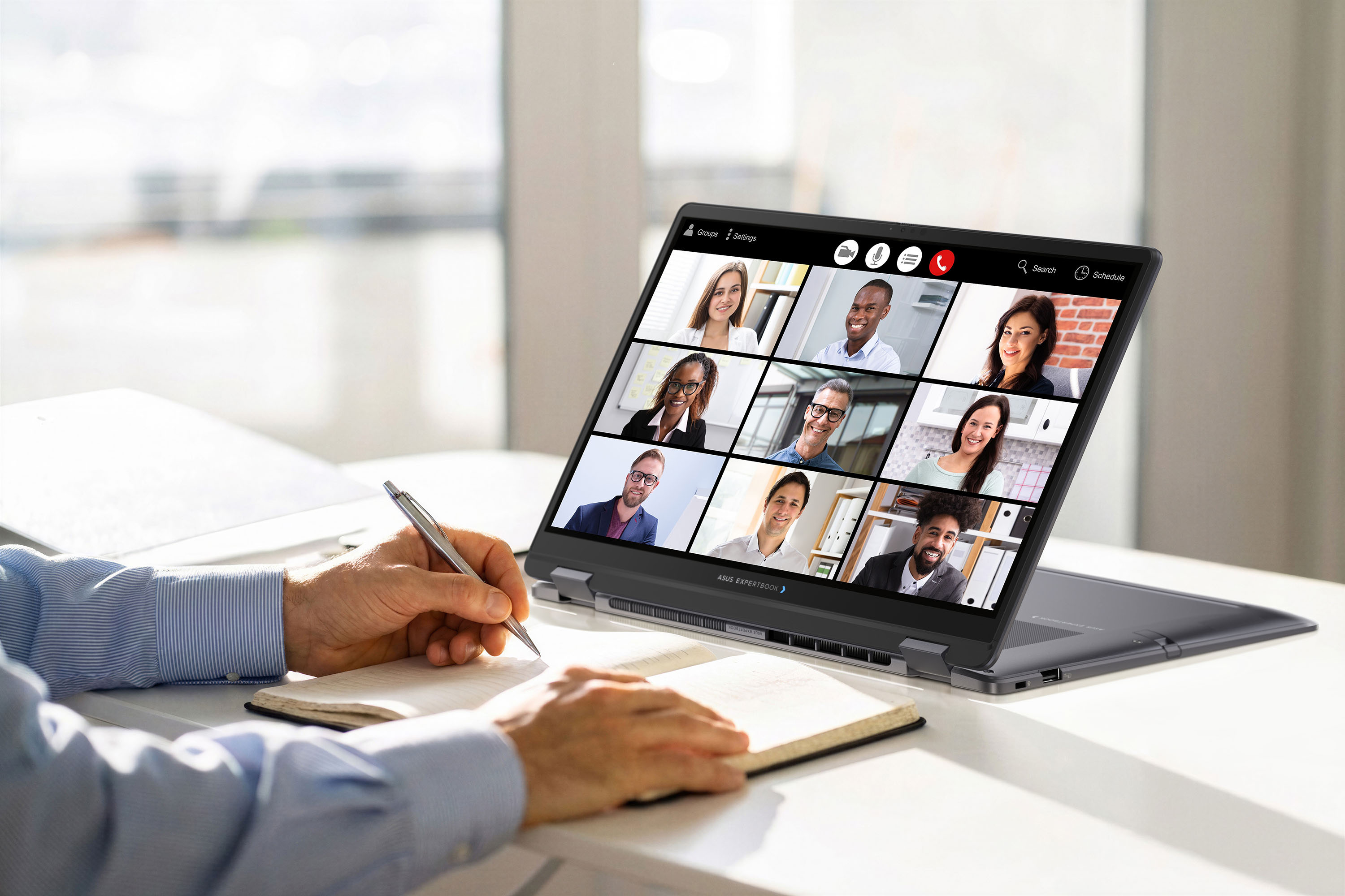 expertbook_b5_flip_g2__14_intel__b5406fma_scenario_photo_08