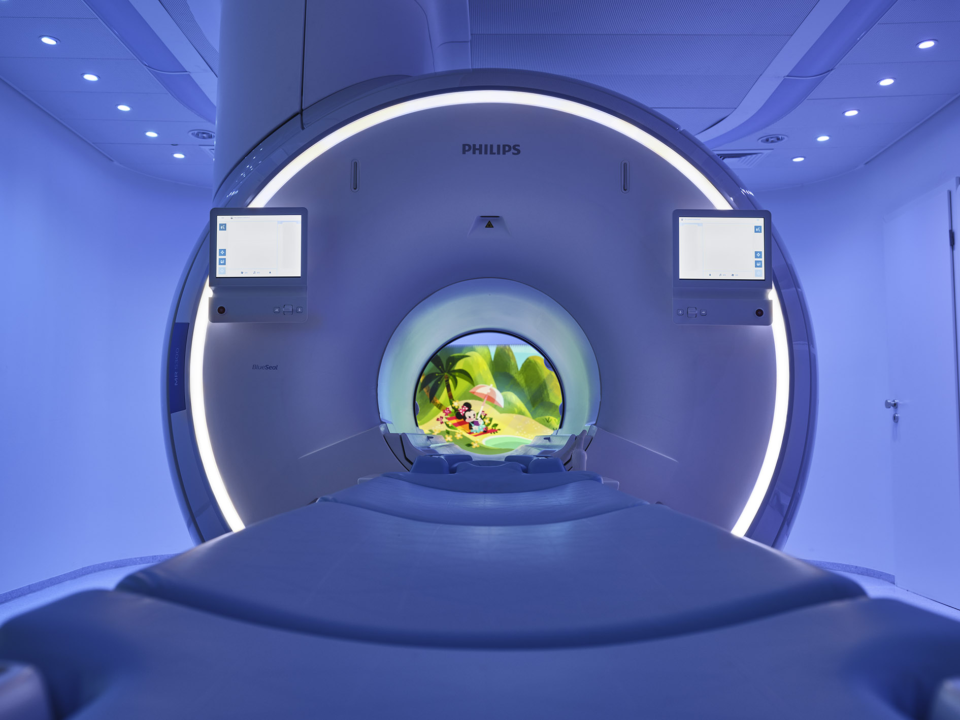 Philips și Disney fac echipă ca să schimbe experiența unui RMN pentru copii