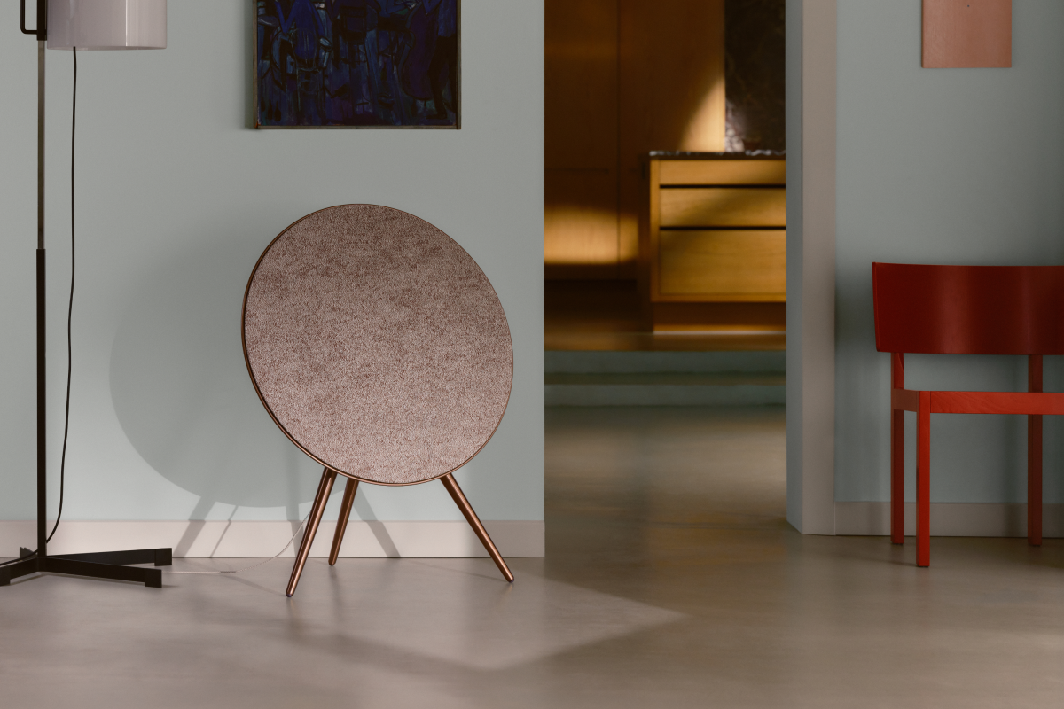 Bang & Olufsen prezintă Beosound A9 în noul finisaj Sienna Brown cu husa Woolscape