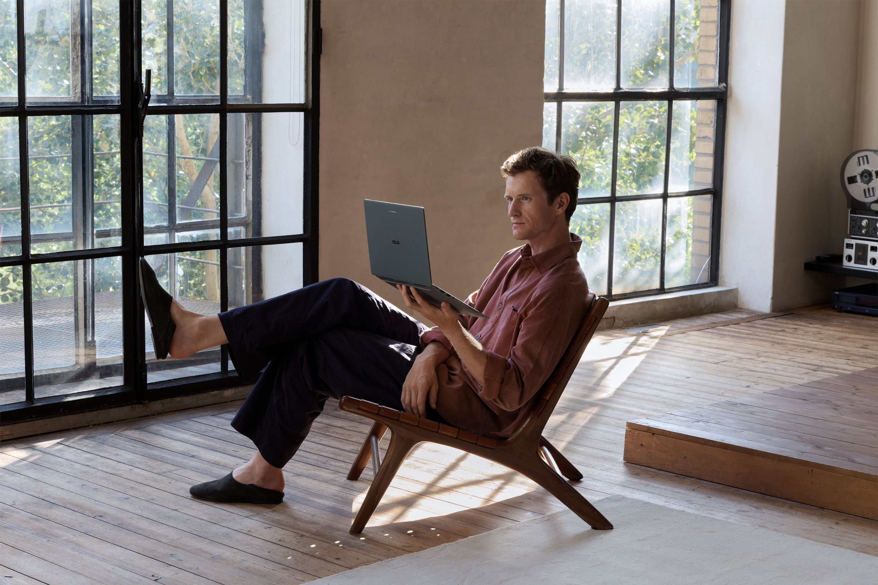 asus_googlebook_14_thin_and_light